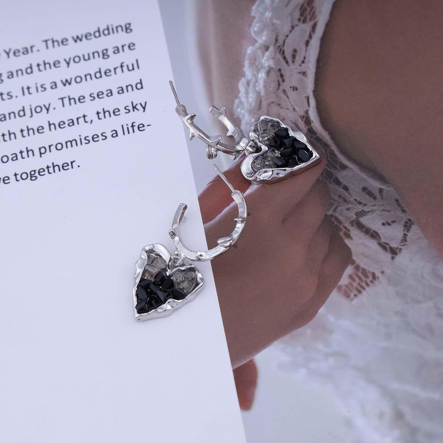 Punk Heart Dangle Earrings Black Onyx Heart Earrings Silver Open Circle Hoop Earrings Gothic Heart Drop Earrings Jewelry for Women