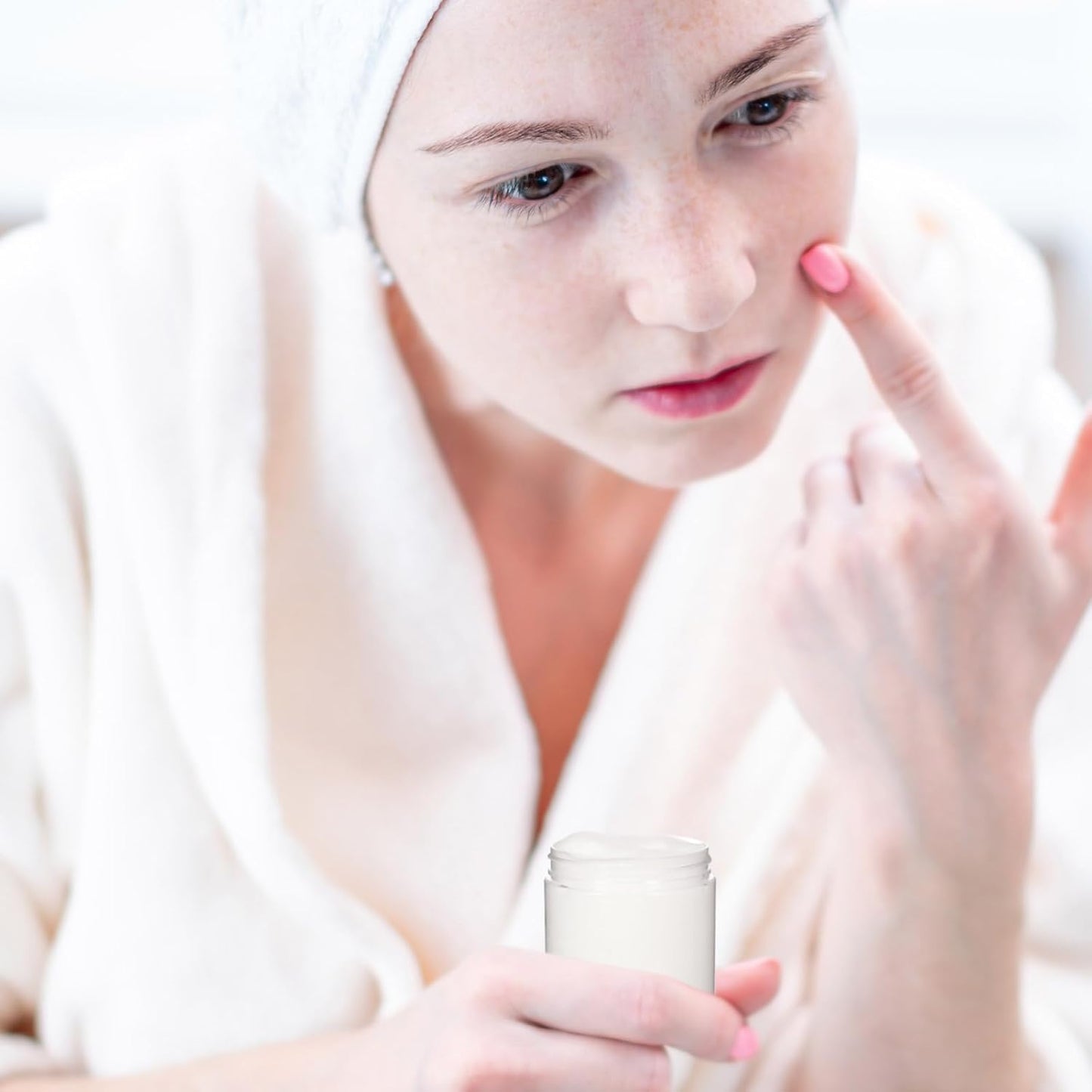 SATINIOR 100 Pcs Plastic Jars with Lids Small Containers Lids Wide Mouth Small Plastic Containers for Lotion Cream Rhinestones Body Butters Travel Storage(10 oz,Black)