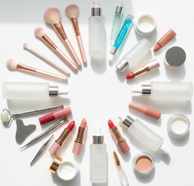 circle photo of beauty supplies, make a real photo
